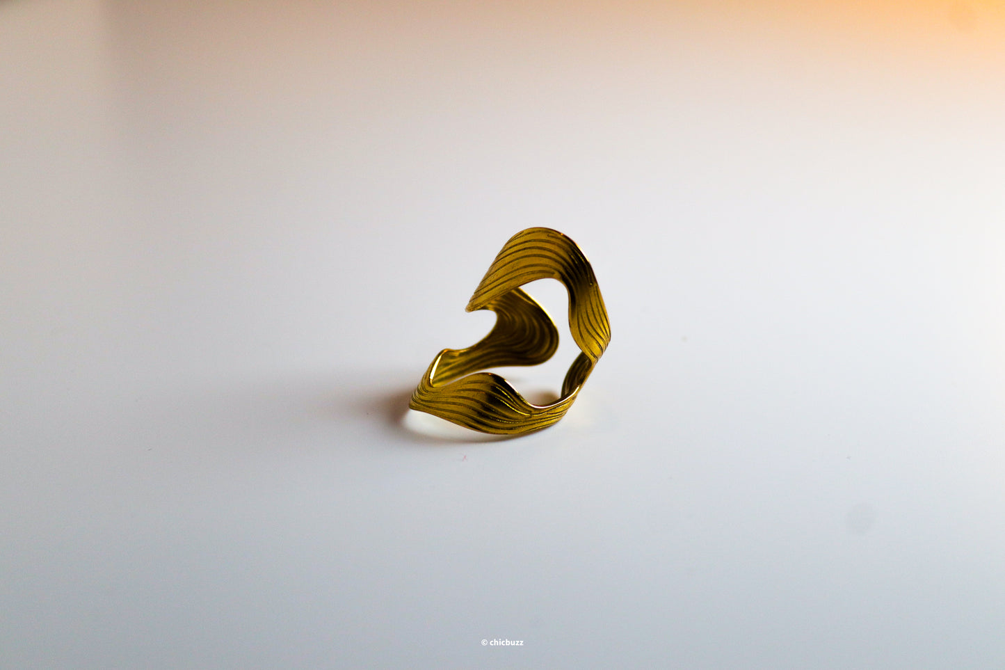 golden currents ring