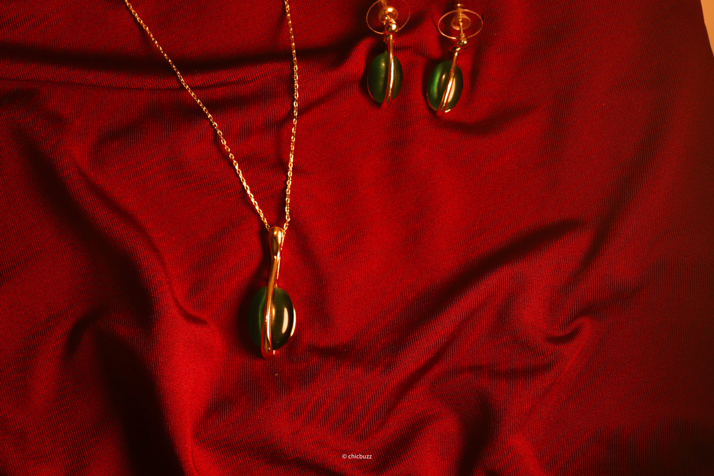 Green Stone Pendant Necklace and Earrings Set