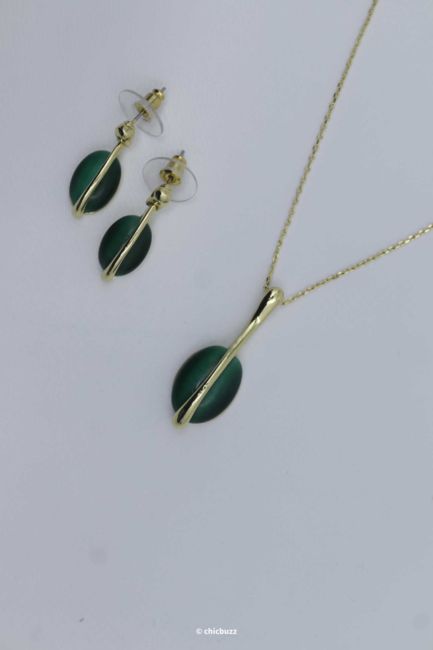Green Stone Pendant Necklace and Earrings Set