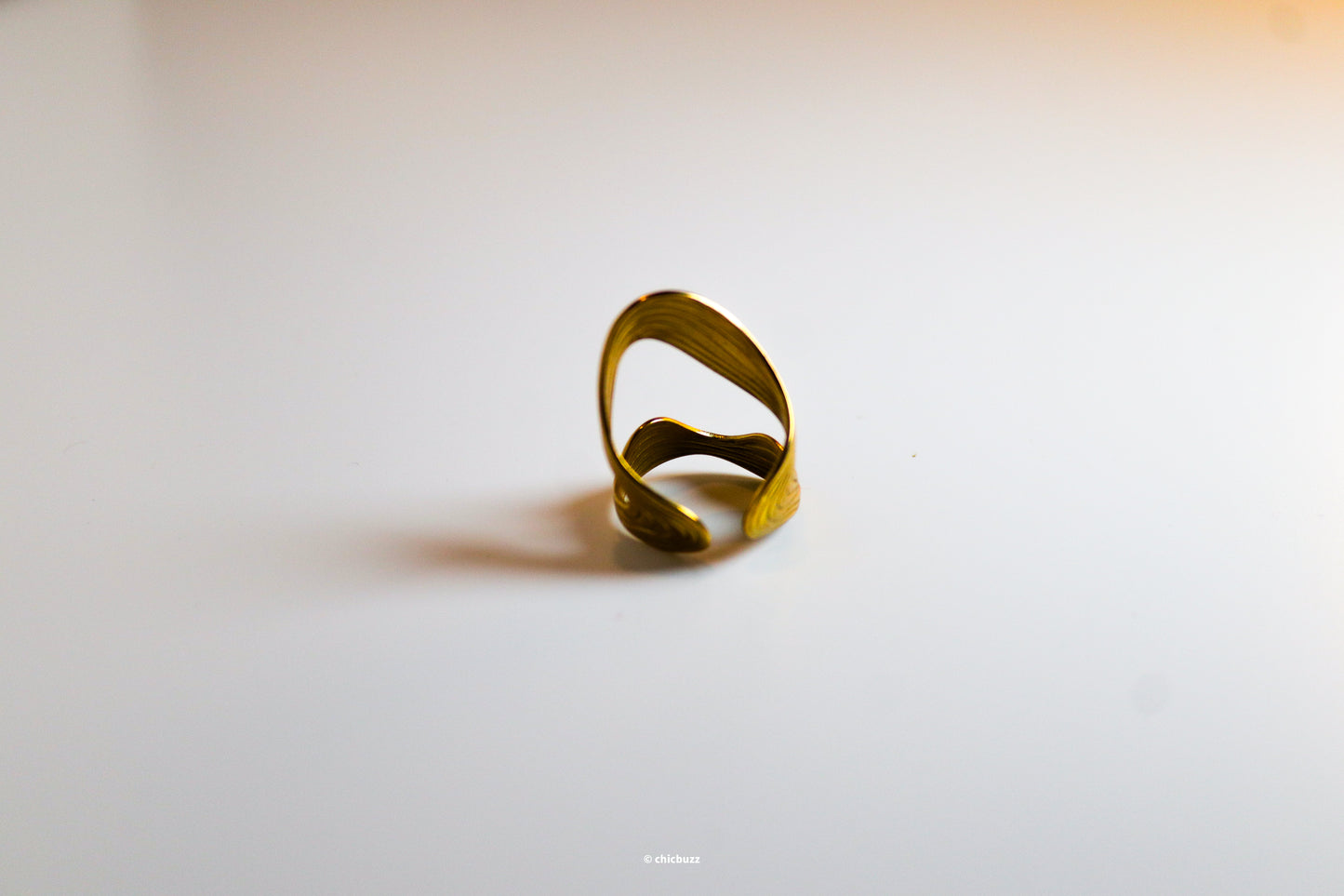 golden currents ring