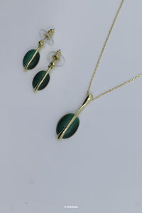 Green Stone Pendant Necklace and Earrings Set